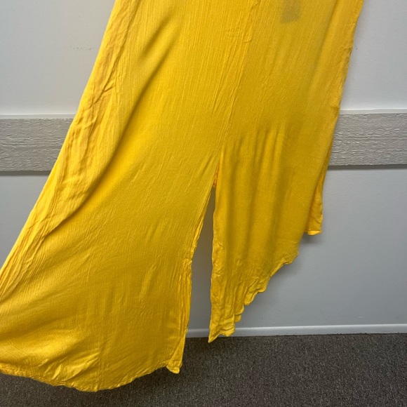 NWT Beach Romper - Picture 2 of 7